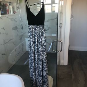 Maxi dress with open back